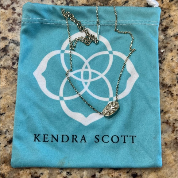 Elisa Gold Pendant Necklace in Ivory Mother-of-Pearl - Picture 2 of 6